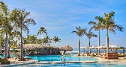 Pamper yourself and friends at a great price with a Grand Luxxe 3 Bedroom Suite