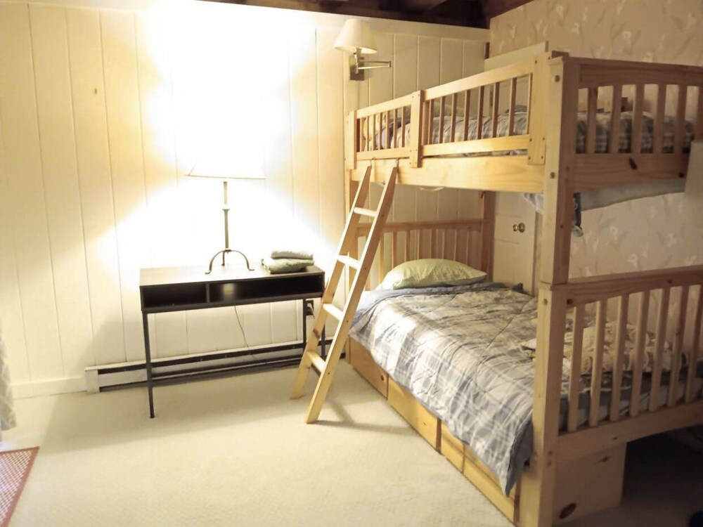 Last minute cancellation! Cozy cabin available for January. Hartford