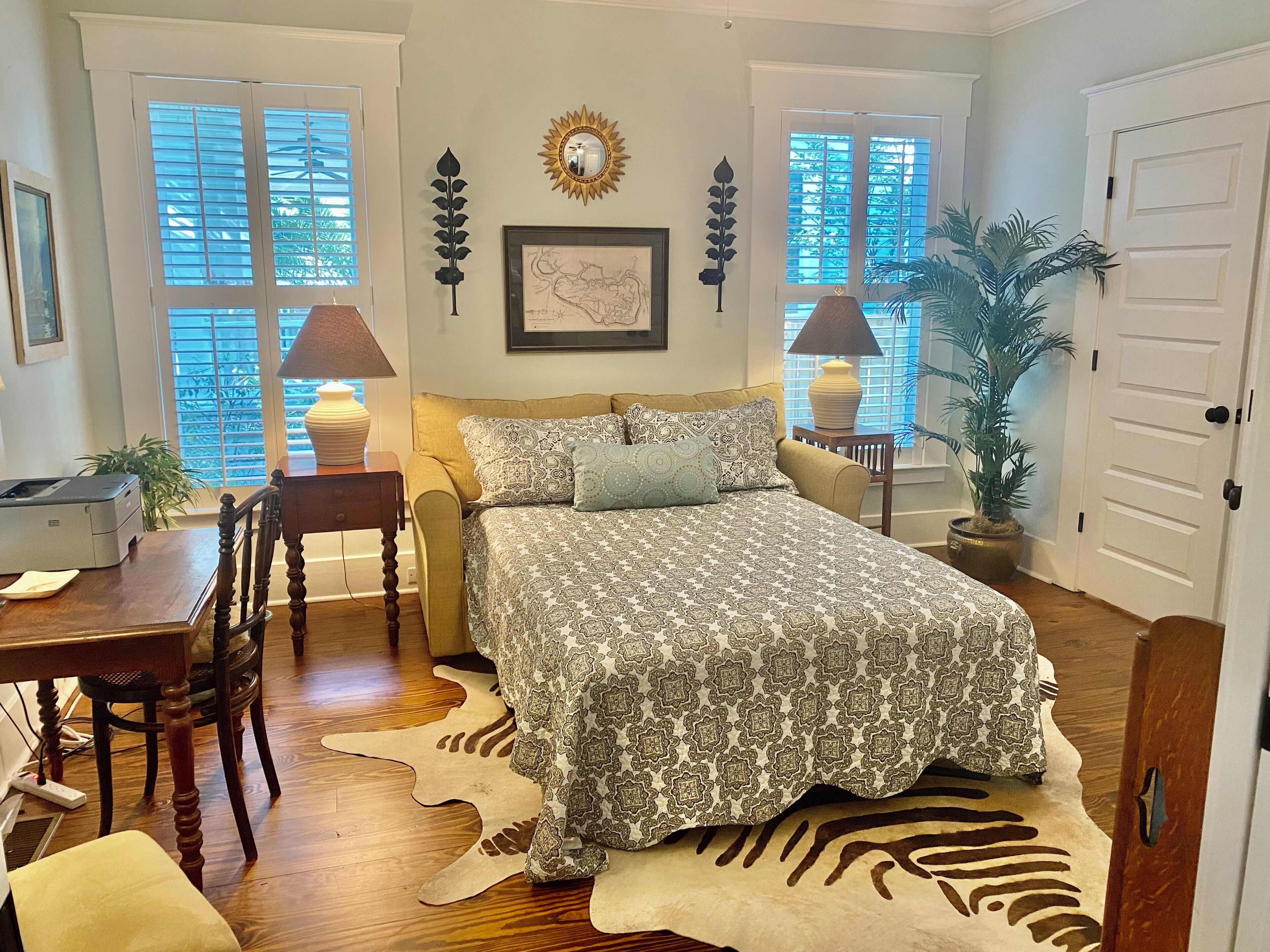 4 室のベッドルーム、デスク、アイロン / アイロン台、WiFi (無料)