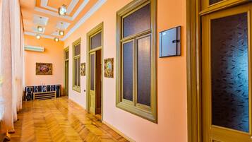 Luxury Apartment | 3 bedrooms, Egyptian cotton sheets, premium bedding