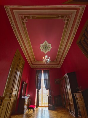 Interior detail - Royal Suite Apartment on Nizami Street (Baku)
