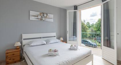 Maison spacieuse avec étage dans une impasse