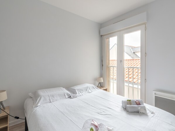 2 chambres, fer et planche Ă repasser, Wi-Fi, draps fournis