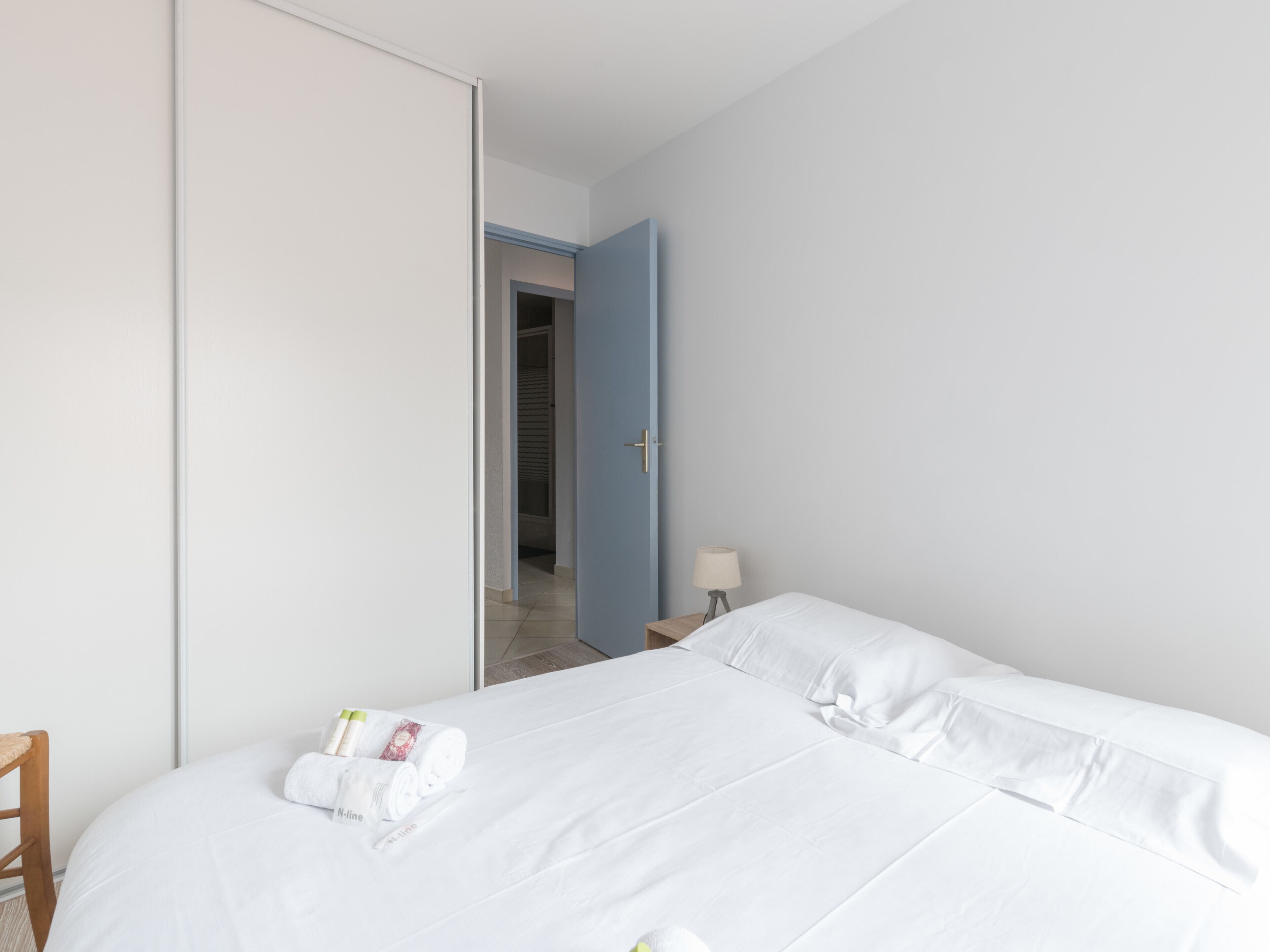 2 chambres, fer et planche à repasser, Wi-Fi, draps fournis