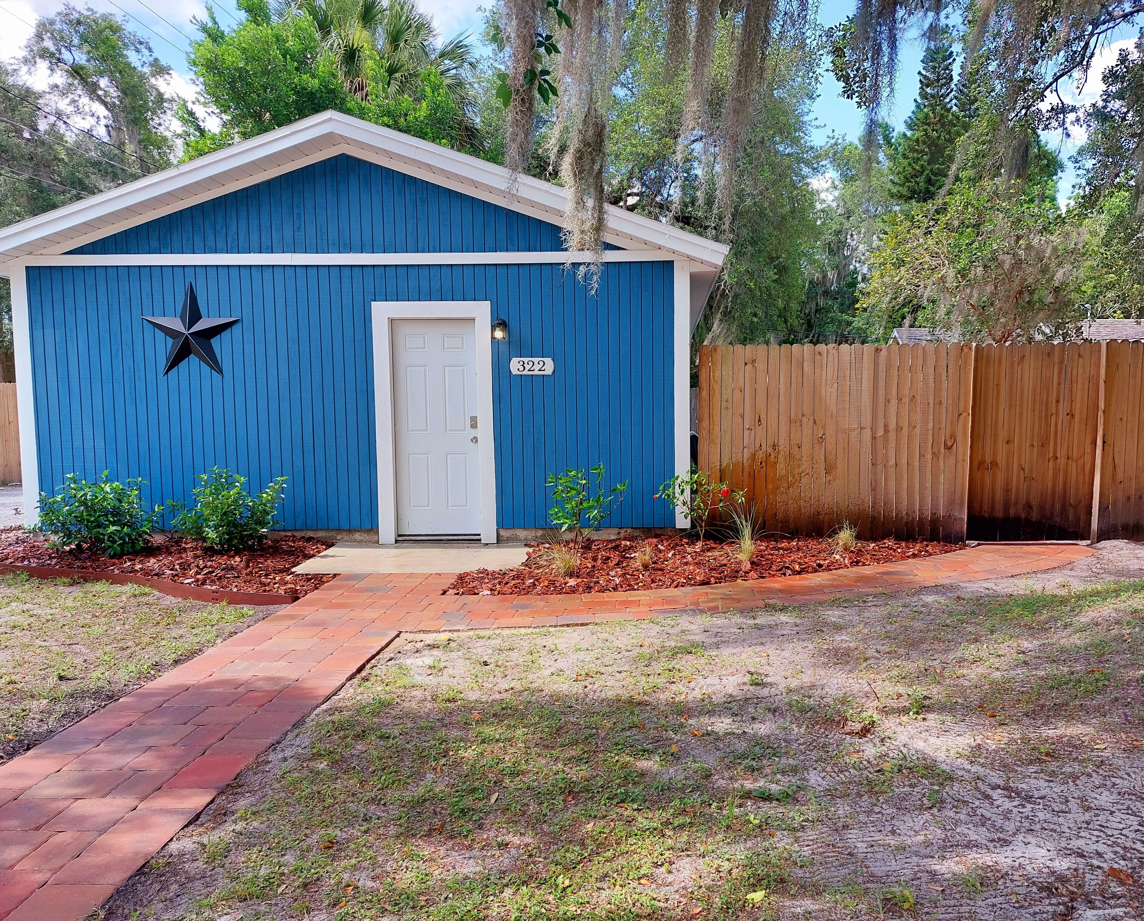 The Tiny House Cottage @ Downtown Sanford