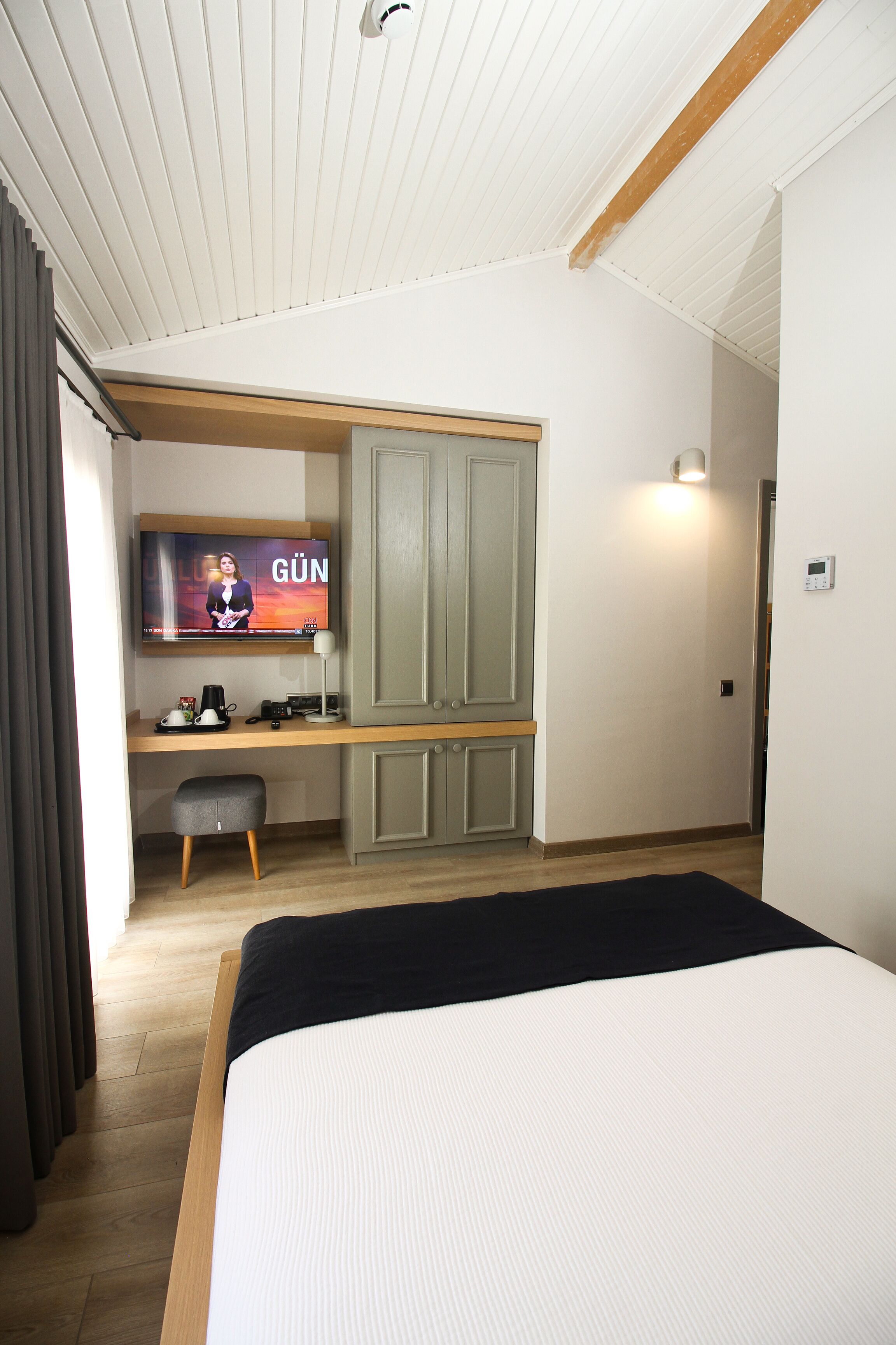 Rom – classic, 1 soverom | Sengetøy av topp kvalitet, safe på rommet og skrivebord