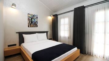 Literie de qualité supérieure, coffres-forts dans les chambres, bureau