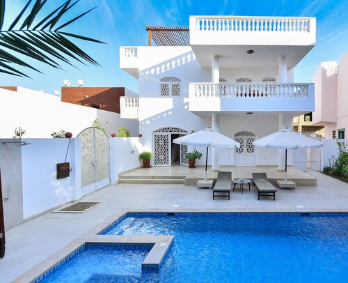 Modern luxury villa ✦ Near ancient sites ✦ Private