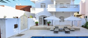 Modern luxury villa ✦ Near ancient sites ✦ Private