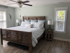 3 habitaciones, tabla de planchar con plancha, wifi y ropa de cama 
