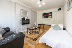 3 chambres, bureau, fer et planche à repasser, Wi-Fi gratuit