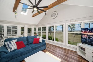 Smart TV, fireplace, video games, books
