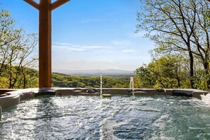 Outdoor spa tub - Modern Mountaintop A-Frame | Wineries, Views, Lake (Morganton)