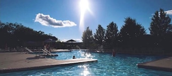 Pocono Chalet Cabin Sauna Game Room Fire Pit Pools