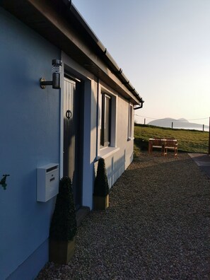 Terrace/patio - Beautiful Contemporary, Sea-view Studio Apartment in Dunquin.  (Dingle Peninsula)