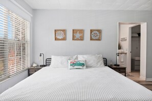 4 bedrooms, desk, iron/ironing board, travel cot