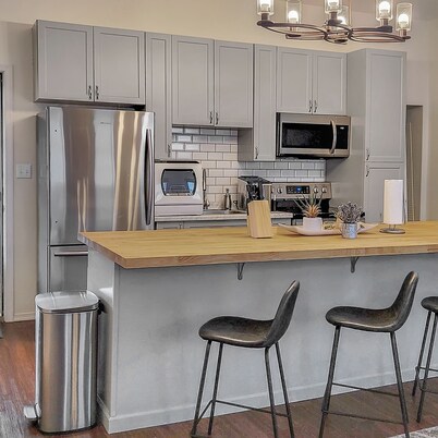 Downtown Lehighton bnb! 5min drive to Jim Thorpe!