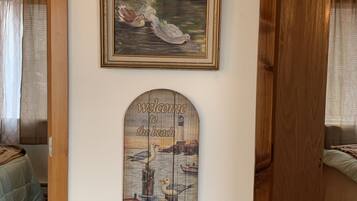 2 sovrum, gratis wi-fi och sÀngklÀder