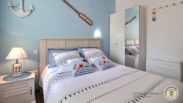 2 slaapkamers, een strijkplank/strijkijzer, gratis wifi, beddengoed