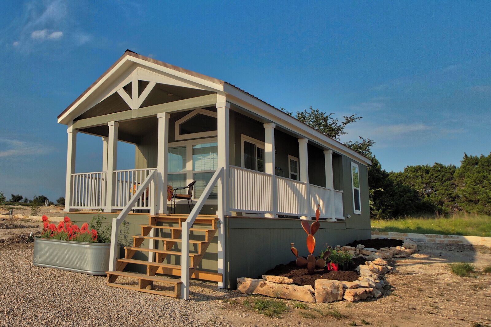 1-Bedroom Tiny Home on Olive Ranch. Dog Friendly!