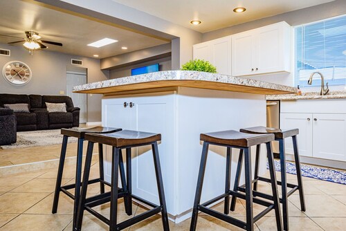 Casa De Azul ~ Fabulous Private Pool Paradise ~ Spacious And Comfy!