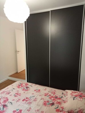 1 camera, ferro/asse da stiro, Wi-Fi gratuito, lenzuola