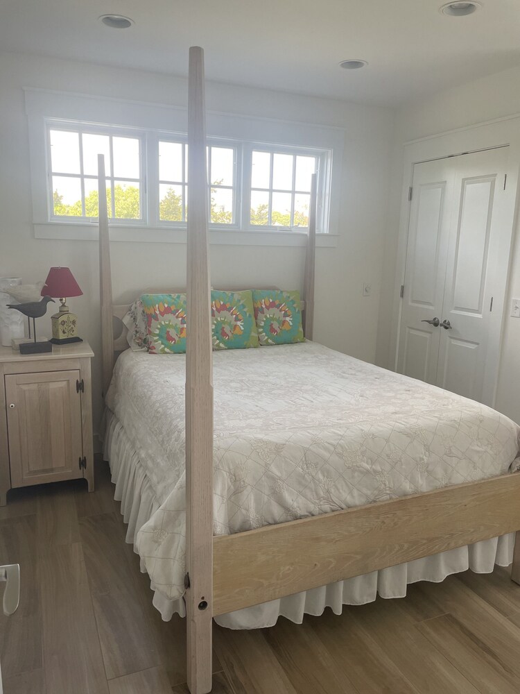 Walk to South Beach! Best deal on Martha's Vineyard Edgartown Vrbo