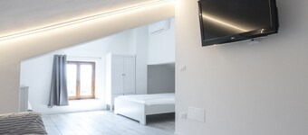 S271 - Sirolo, delightful air conditioned attic furnished with taste