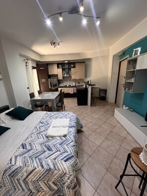 1 bedroom, iron/ironing board, travel cot, free WiFi