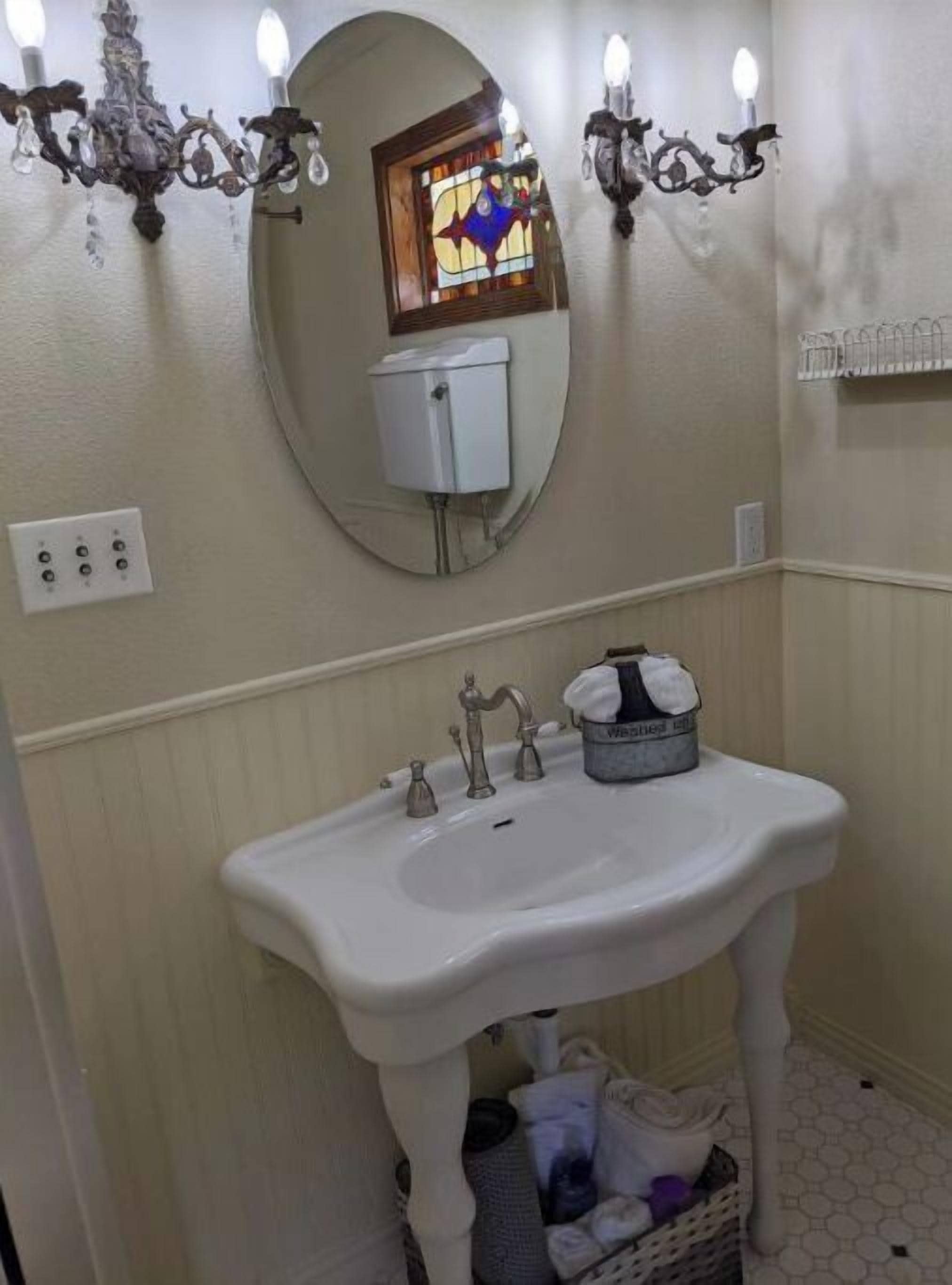 Chuveiro/banheira combinados, secador de cabelo, toalhas de banho 