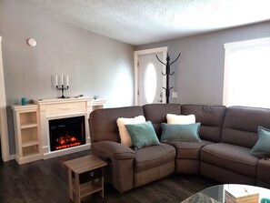 Una Smart TV, una chimenea