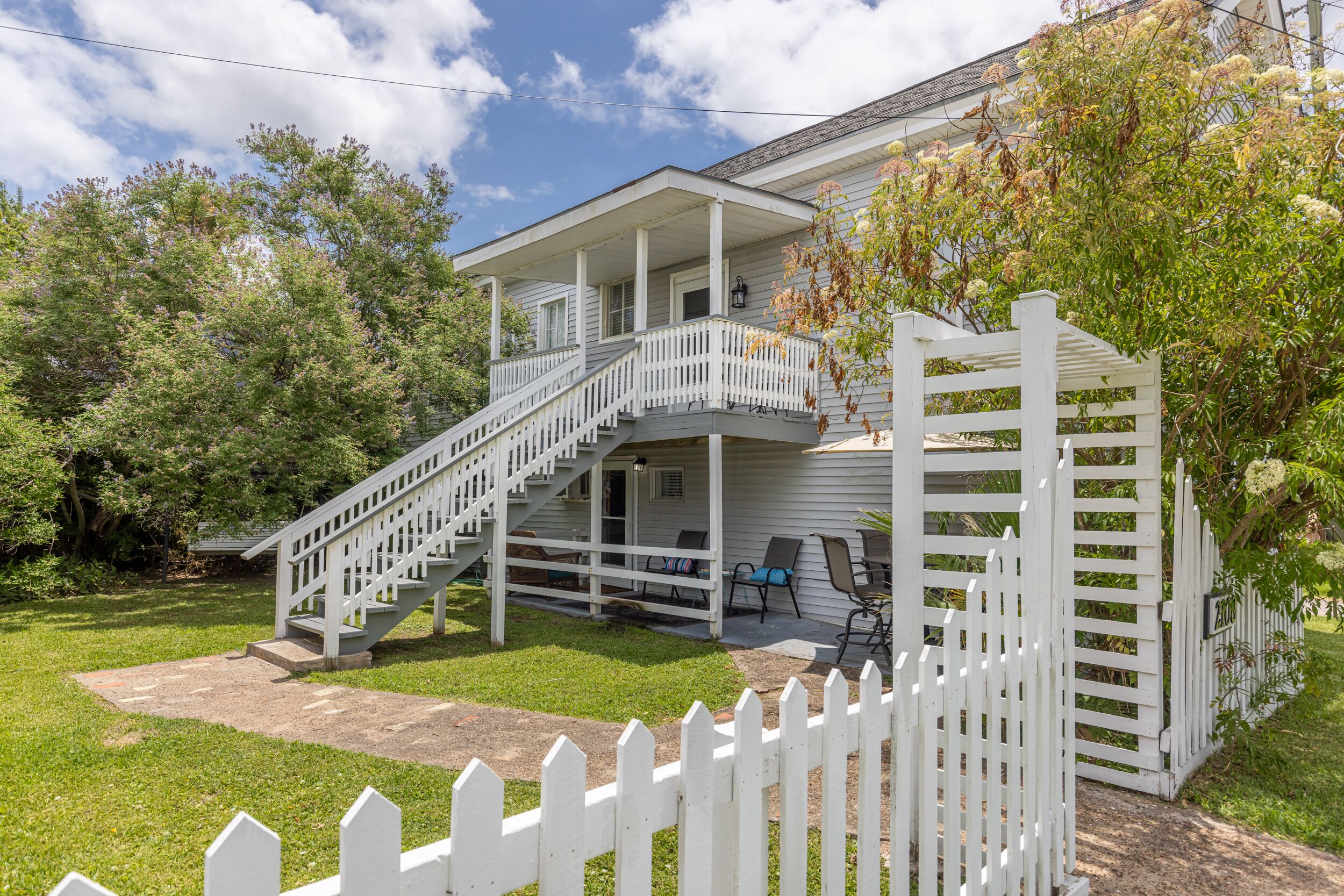 Cozy Cottage 5 min drive to the beach!