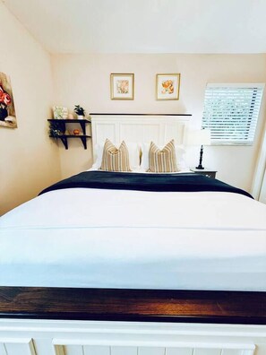 2 bedrooms, desk, iron/ironing board, travel cot