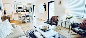 Modern 2BR Central Miami duplex—WiFi + parking