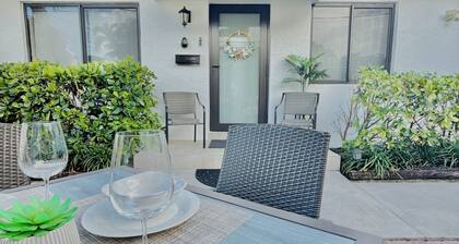 Modern 2BR Central Miami duplex—WiFi + parking