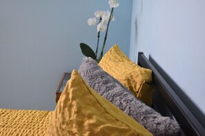 1 soverom og skrivebord