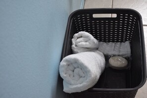 Ensemble baignoire-douche