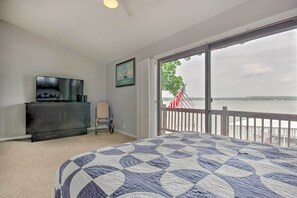 3 bedrooms, desk, WiFi, bed sheets