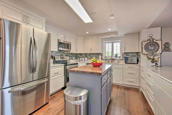 Refrigerador, microondas, parrilla de estufa y lavavajillas 