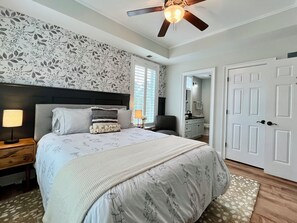 4 bedrooms, desk, iron/ironing board, travel cot