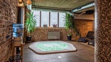 المنشأة من الداخل