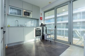 Fridge, microwave, oven, dishwasher