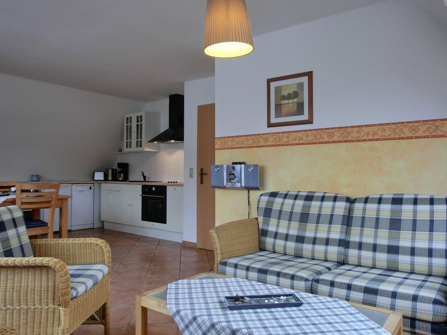 Televisión, reproductor de DVD y estéreo 