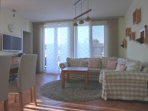 Télévision, chaîne hi-fi