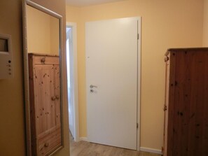 Interior - Vacation apartment i21 - 2-room vacation apartment close to the beach on the top floor for 3 (Graal-Müritz)