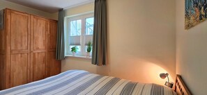 2 slaapkamers, een bureau, wifi