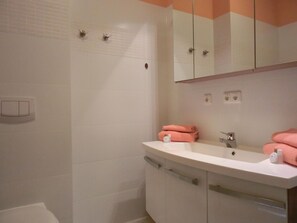 Unclassified image, 5 of 12, button