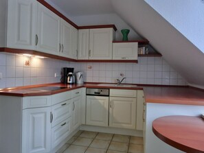 Geladeira, fogão, cooktop, lava-louças