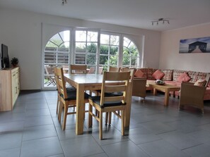 Unclassified image, 3 of 17, button