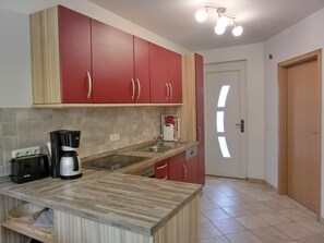 Geladeira, fogão, cooktop, lava-louças